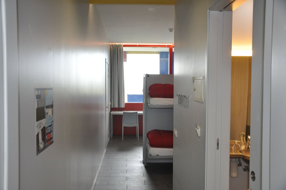 Centre Esplai Hostel 26/50