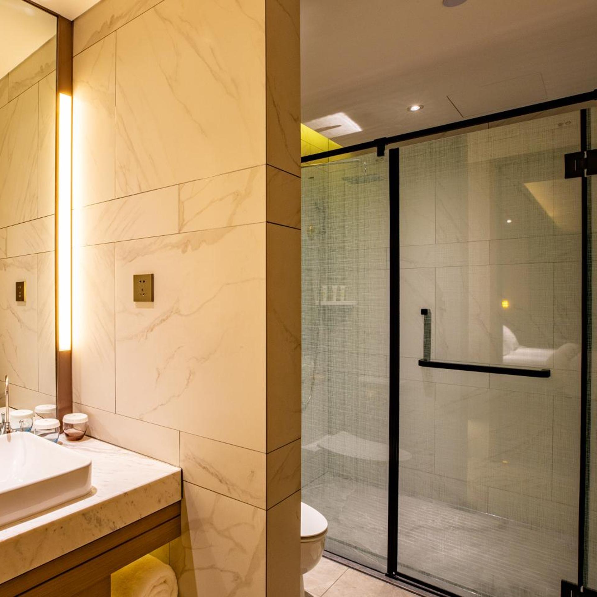 Jinjiang Metropolo Hotel Weihai Railway Station Branch 52/56