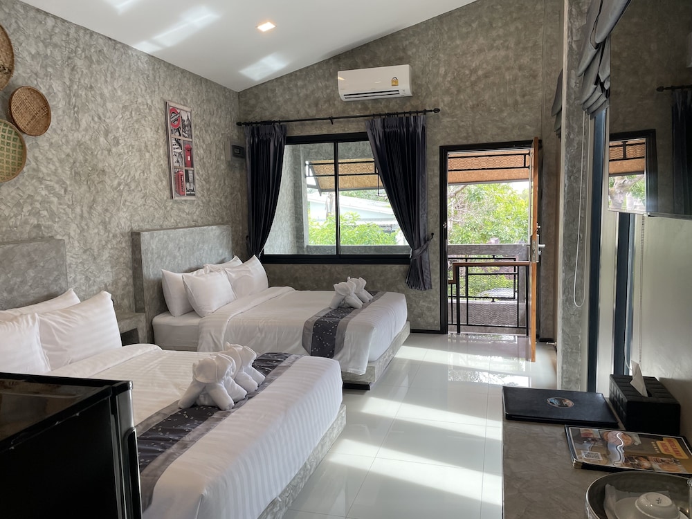 Hideaway Resort 9/32