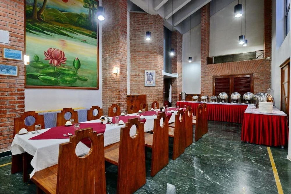 INDO HOKKE HOTEL 33/50