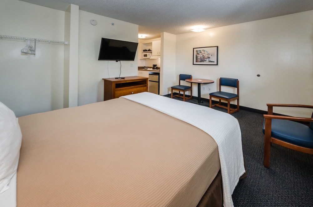 Suburban Extended Stay Clearwater 8/33