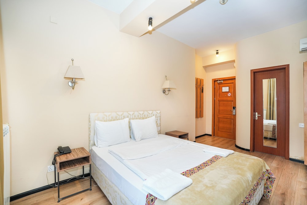 Andza Tbilisi Hotel 22/84