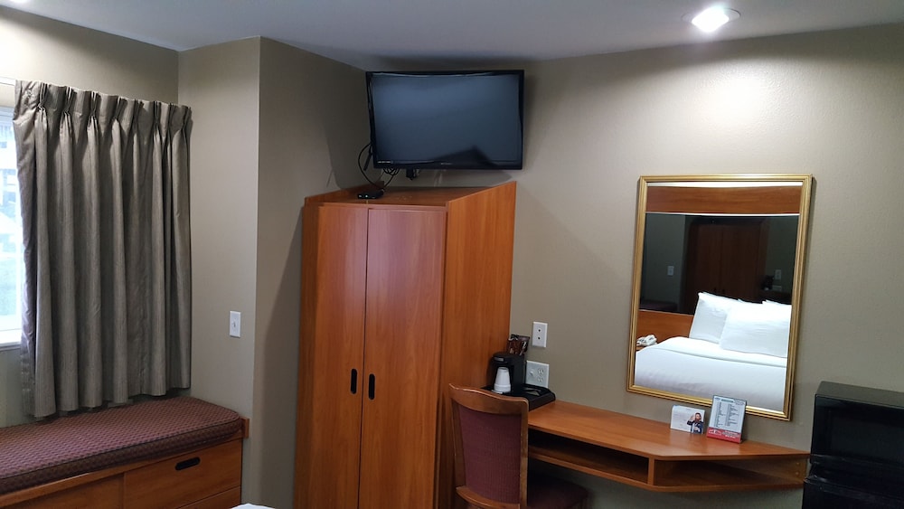 Microtel Inn And Suites Bozeman 9/34
