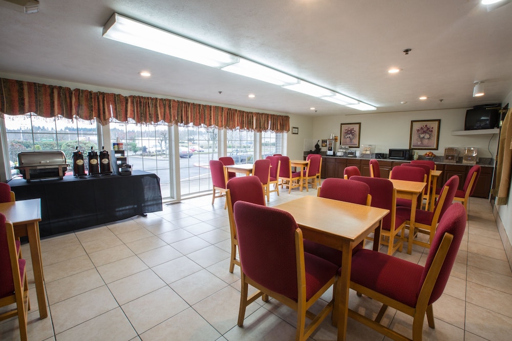 Bridgeway Inn and Suites Portland Airport (ex. Rodeway Inn and Suites NE 181st Avenue) 24/29