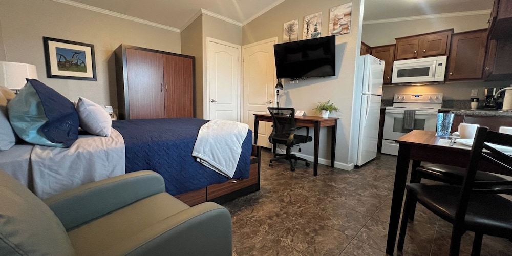 Freeport Extended Stay Studios 25/50