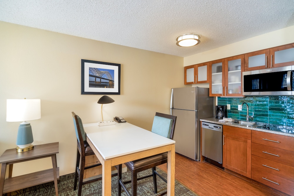 Staybridge Suites Memphis-Poplar Ave East 62/73