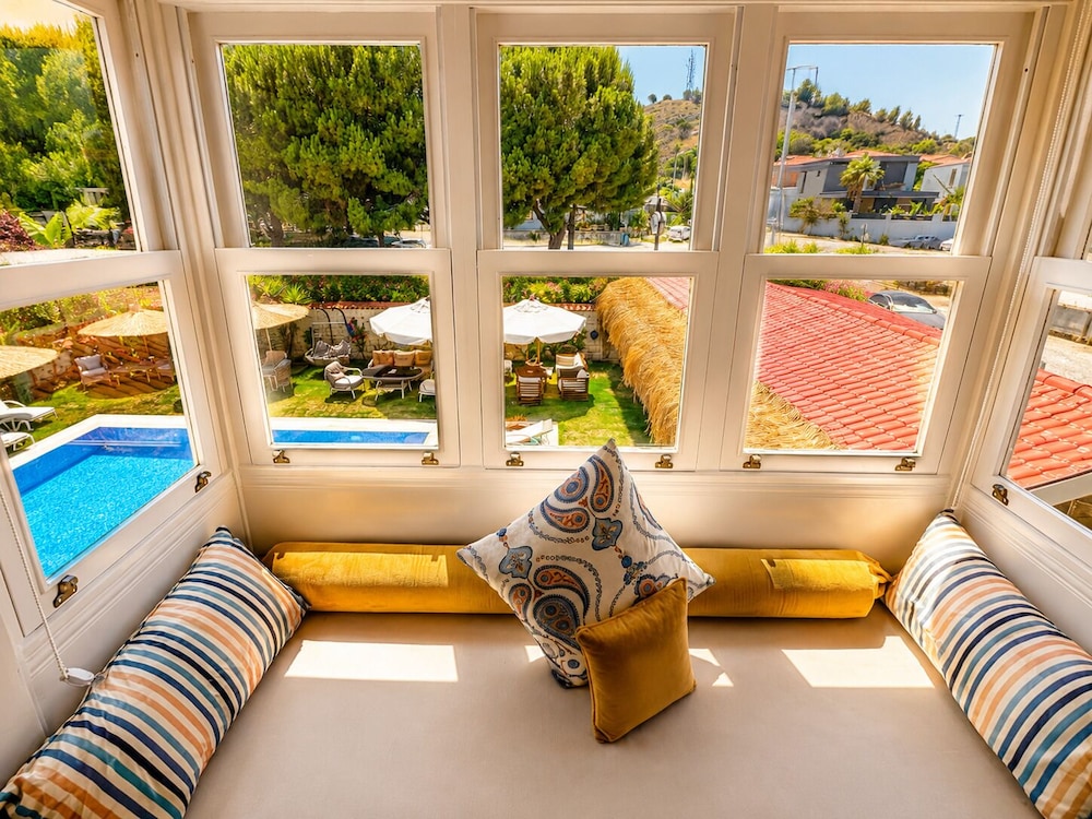 Salbakos Herakleia Boutique Hotel 24/47