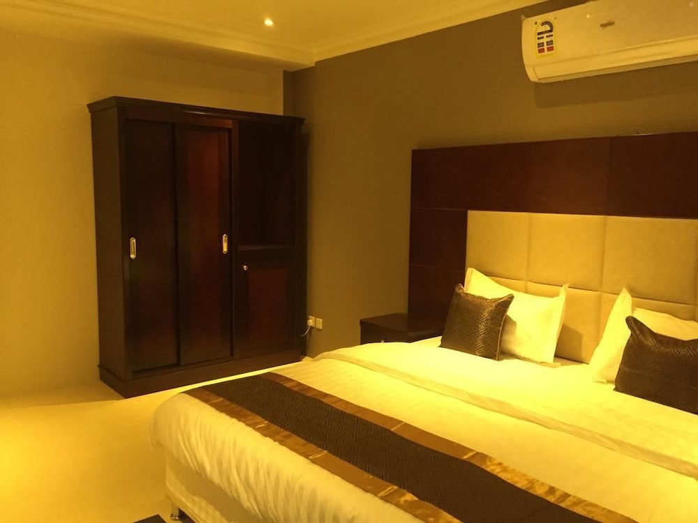 دنر 2(Danar Hotel Apartments 2) 2/19
