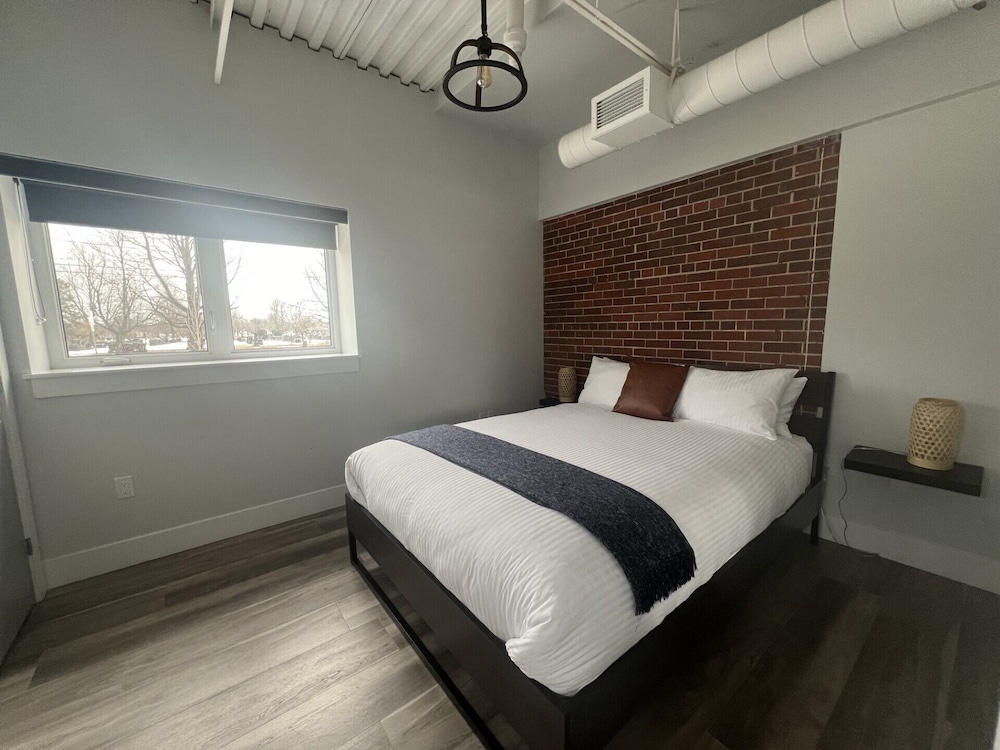 Station 1 - Suites Boutique Hotel 4/50