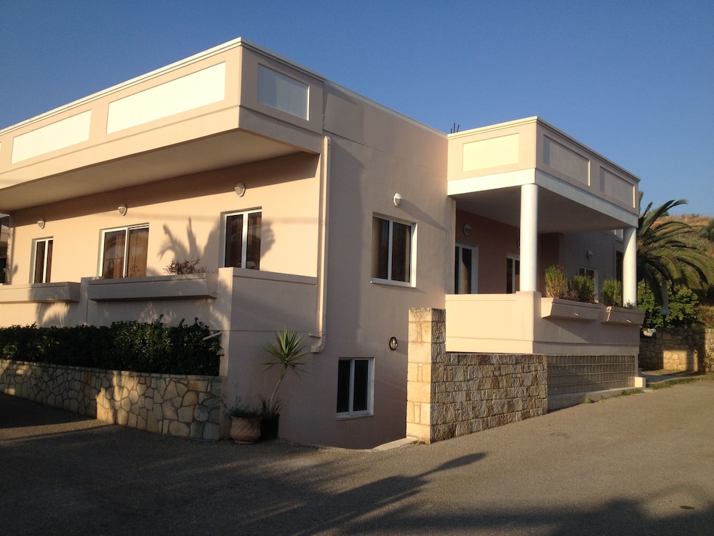 Kyriaki Hotel 58/64