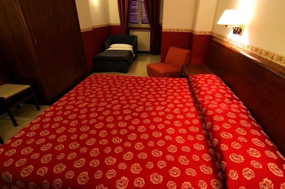 Hotel Iris Crillon 17/50