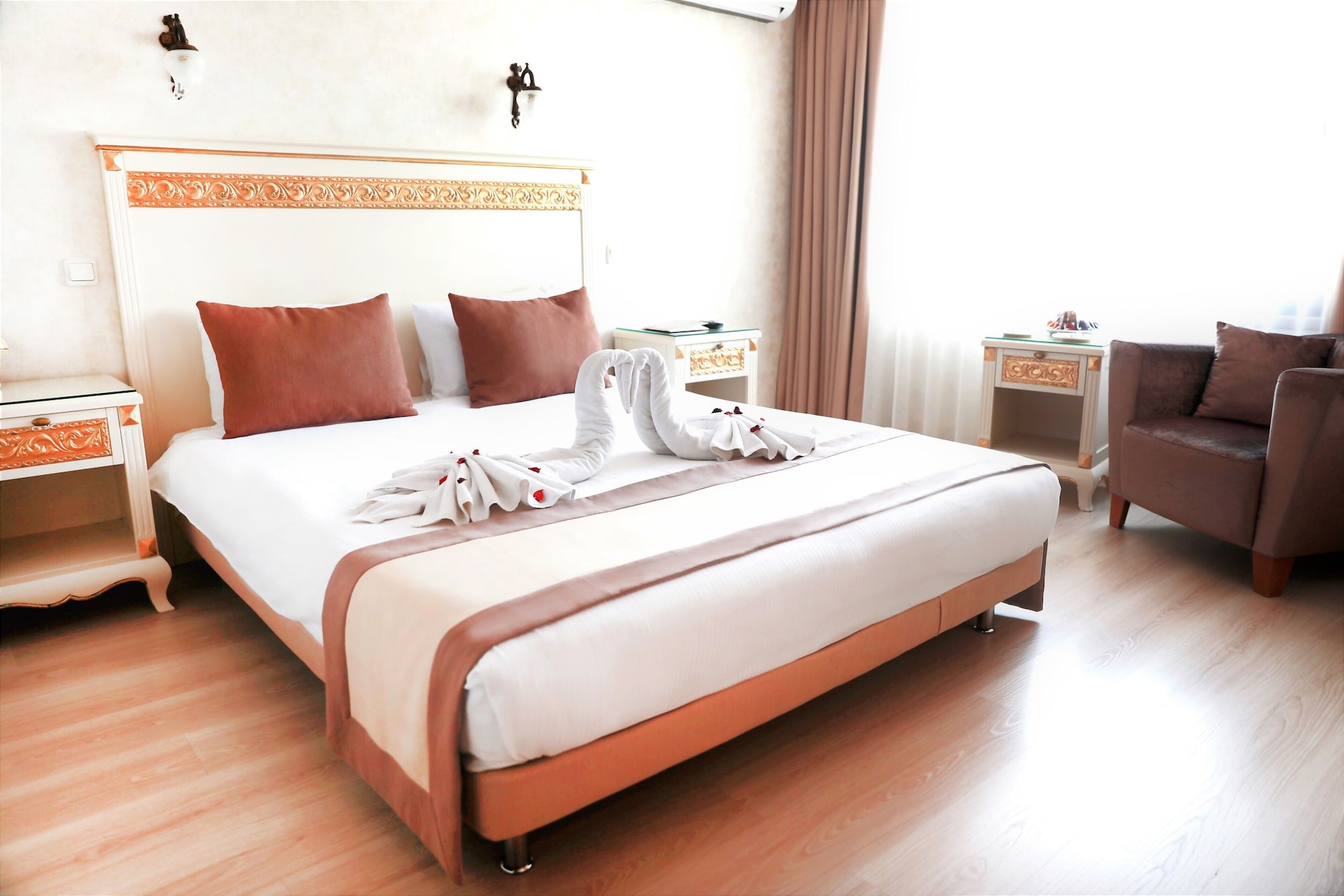 STANDARD, DOUBLE OR TWIN BED