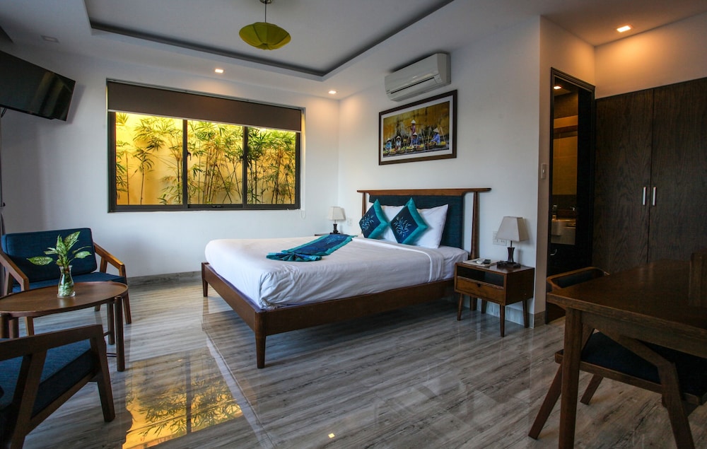 DELUXE, DOUBLE BED, POOL VIEW