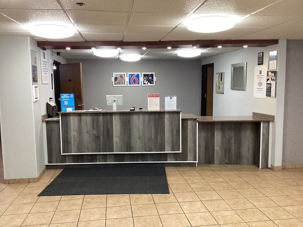 Motel6 Bridgeview, IL 9/64
