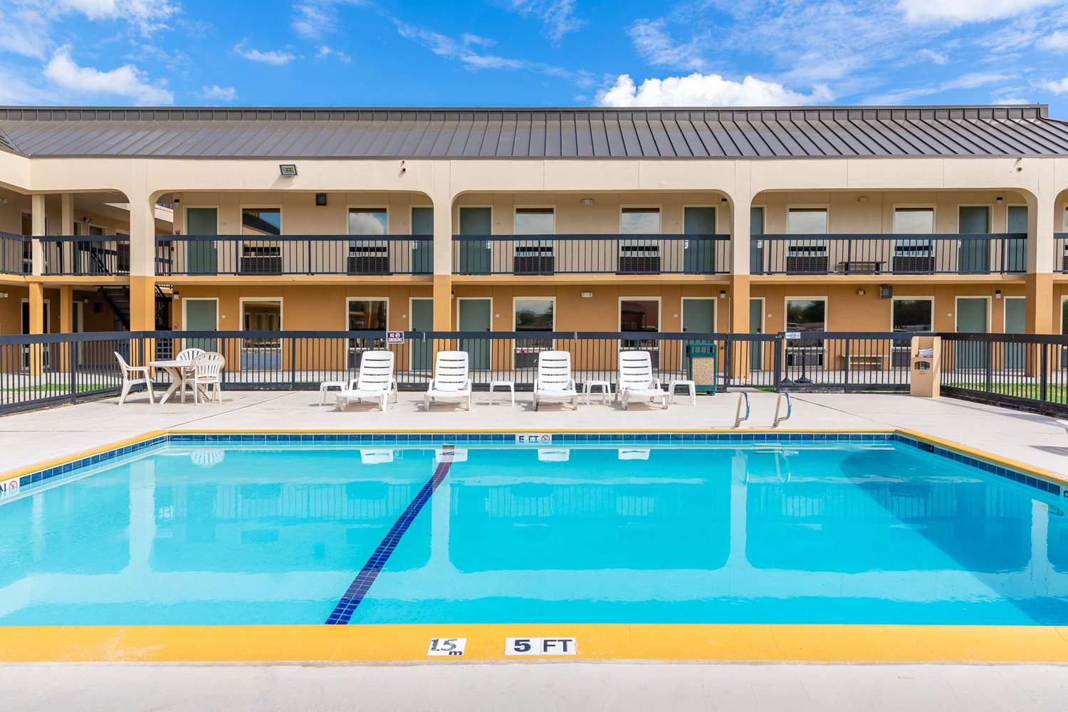 QUALITY INN AT ARLINGTON HIGHLANDS 34/44