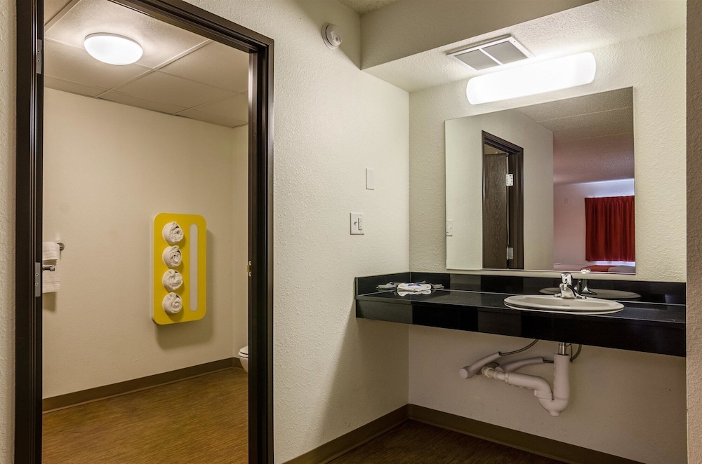 Motel6 York, NE 62/66