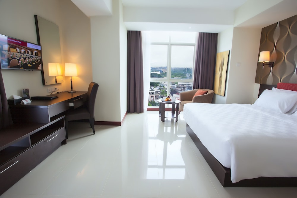 Best Western The Lagoon Hotel 8/45