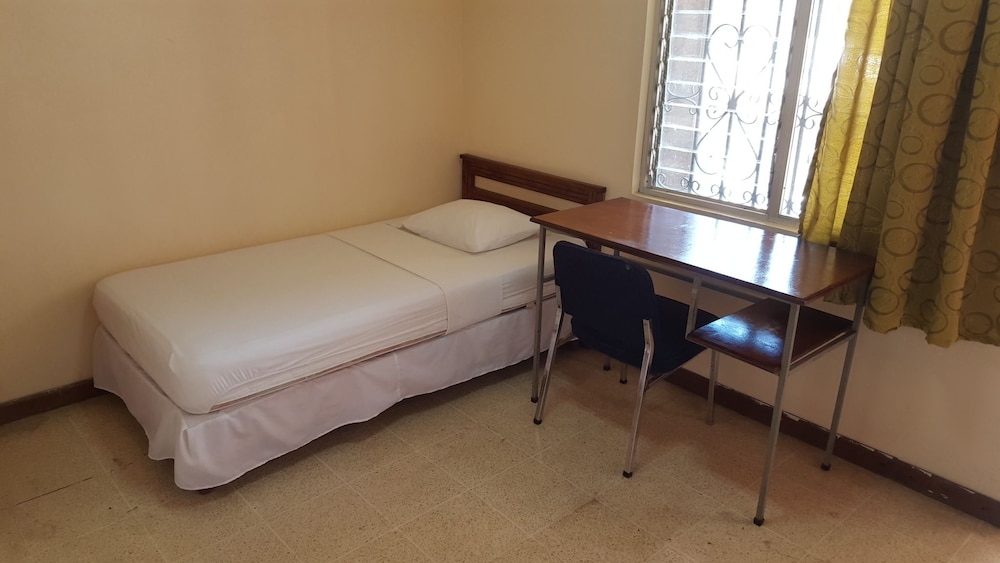 Hotel Primavera 6/22