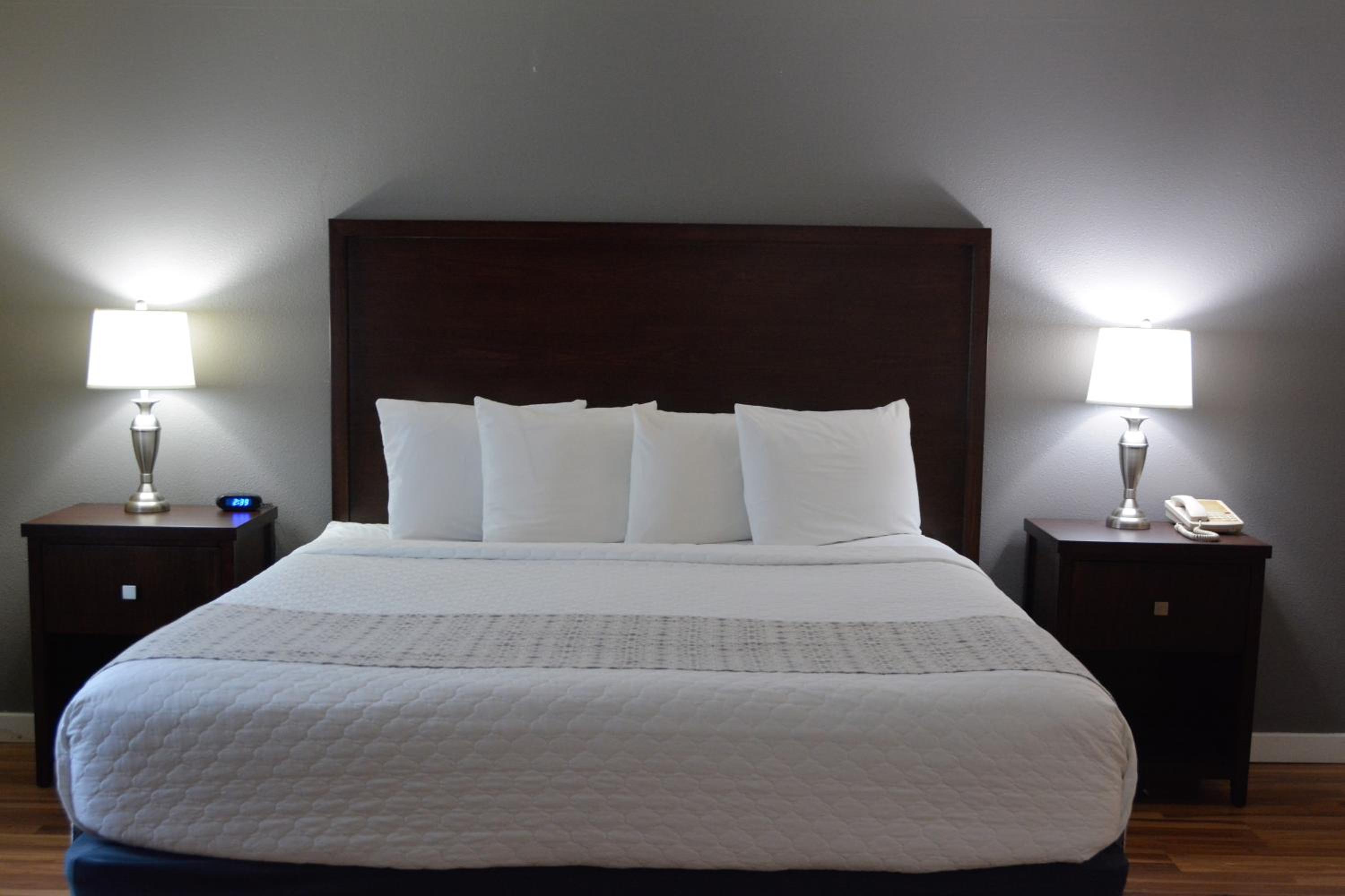 Room, King Bed, Hot Tub