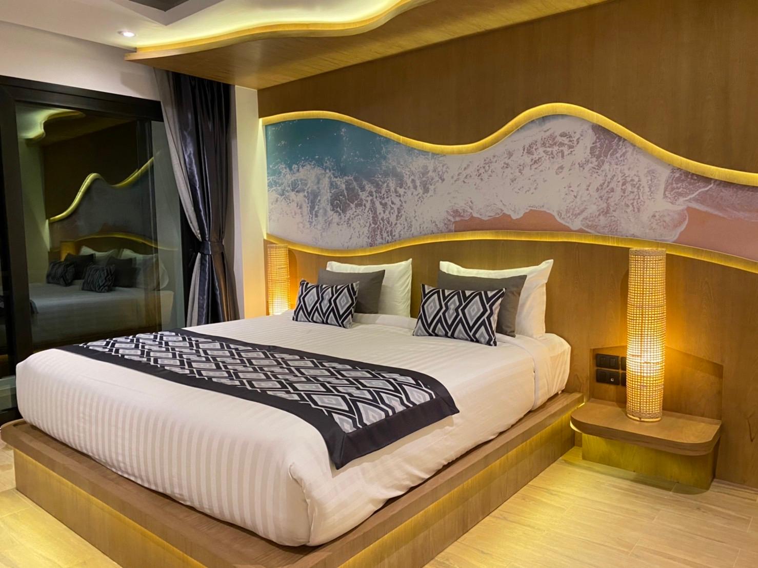 Premier, King Bed, Hot Tub
