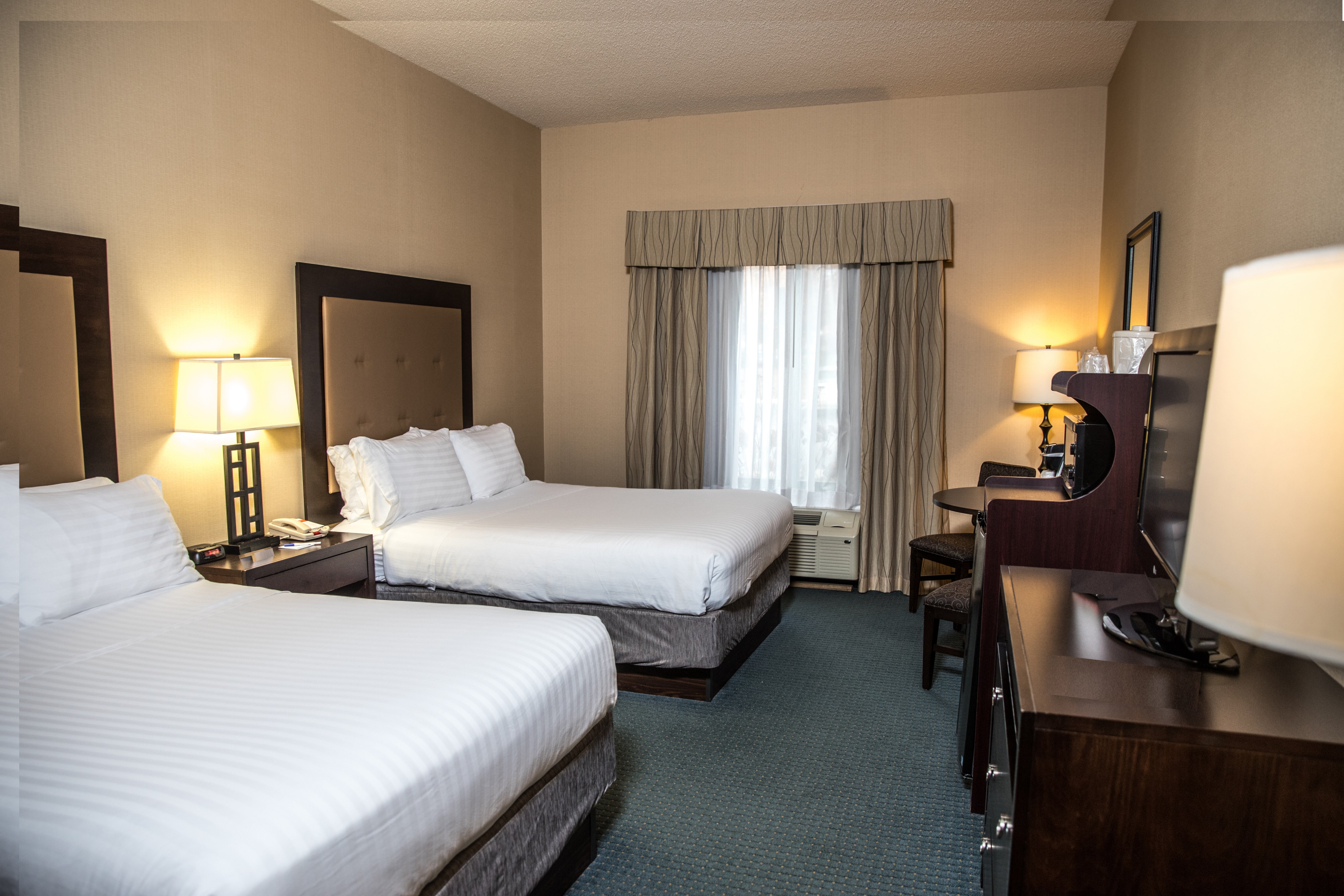 Holiday Inn Express Hotel & Suites Detroit-Novi 20/69