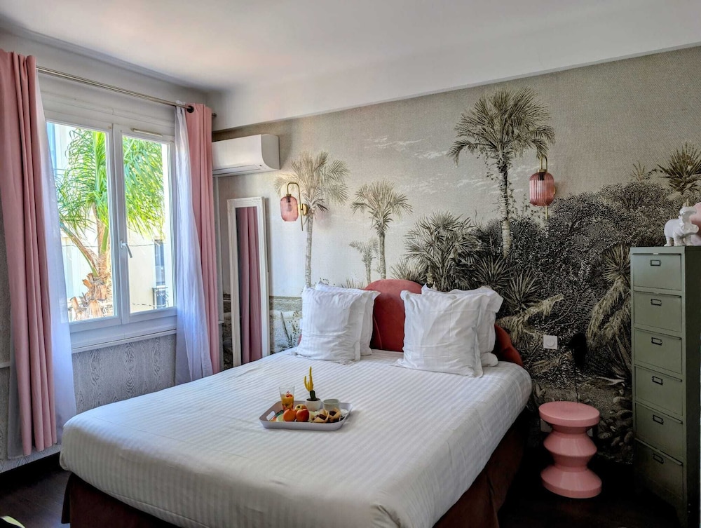 Hotel Mademoiselle 19/50