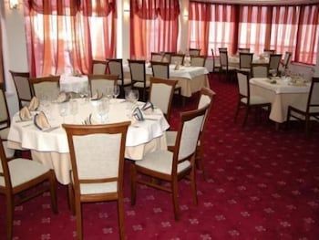 Legends Hotel 48/51