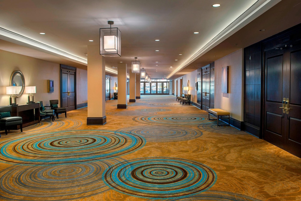 Lobby at Newark Liberty International Airport Marriott, NEWARK - NJ