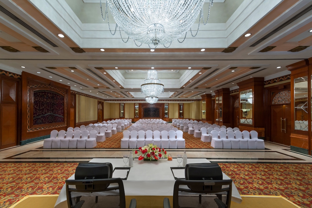 Sheraton New Delhi 37/40