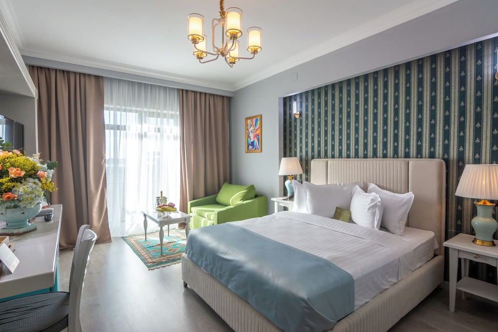 غرفة بريميوم بسرير كوين، PHOENICIA EXPRESS HOTEL 4/10