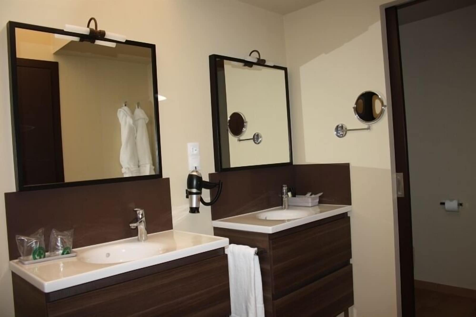 غرفة قياسية بسرير كينج، Hotel Mas Salvi 8/9