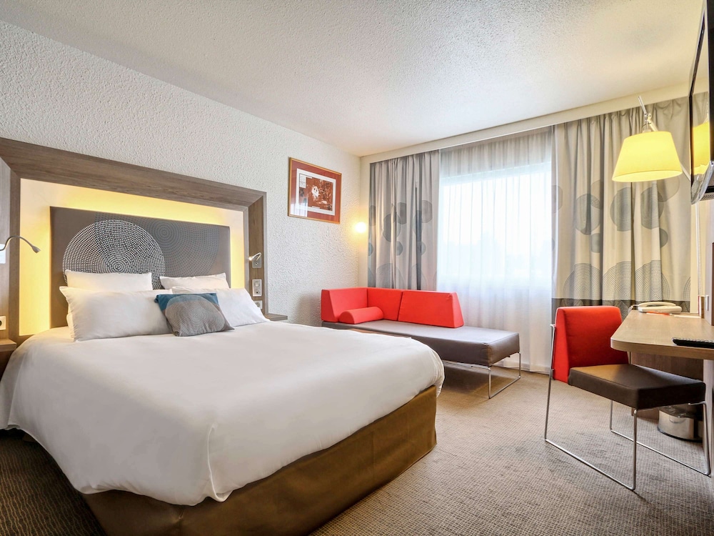 NOVOTEL CHARTRES 23/70