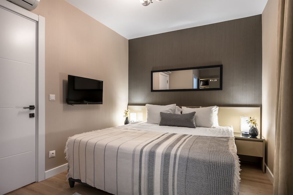 Ciragan Bosphorus Apartments 29/61