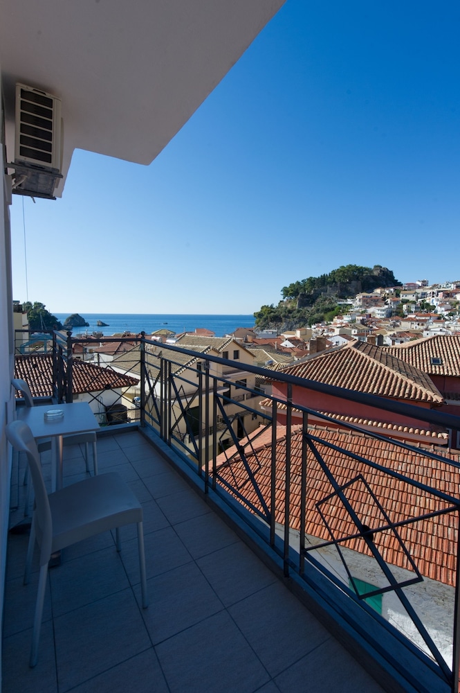 SAN NECTARIOS HOTEL 4/50