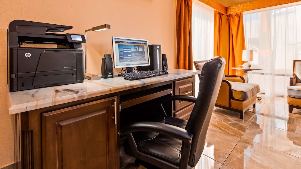 Surestay Hotel By Best Western Mt Pleasant 15/22