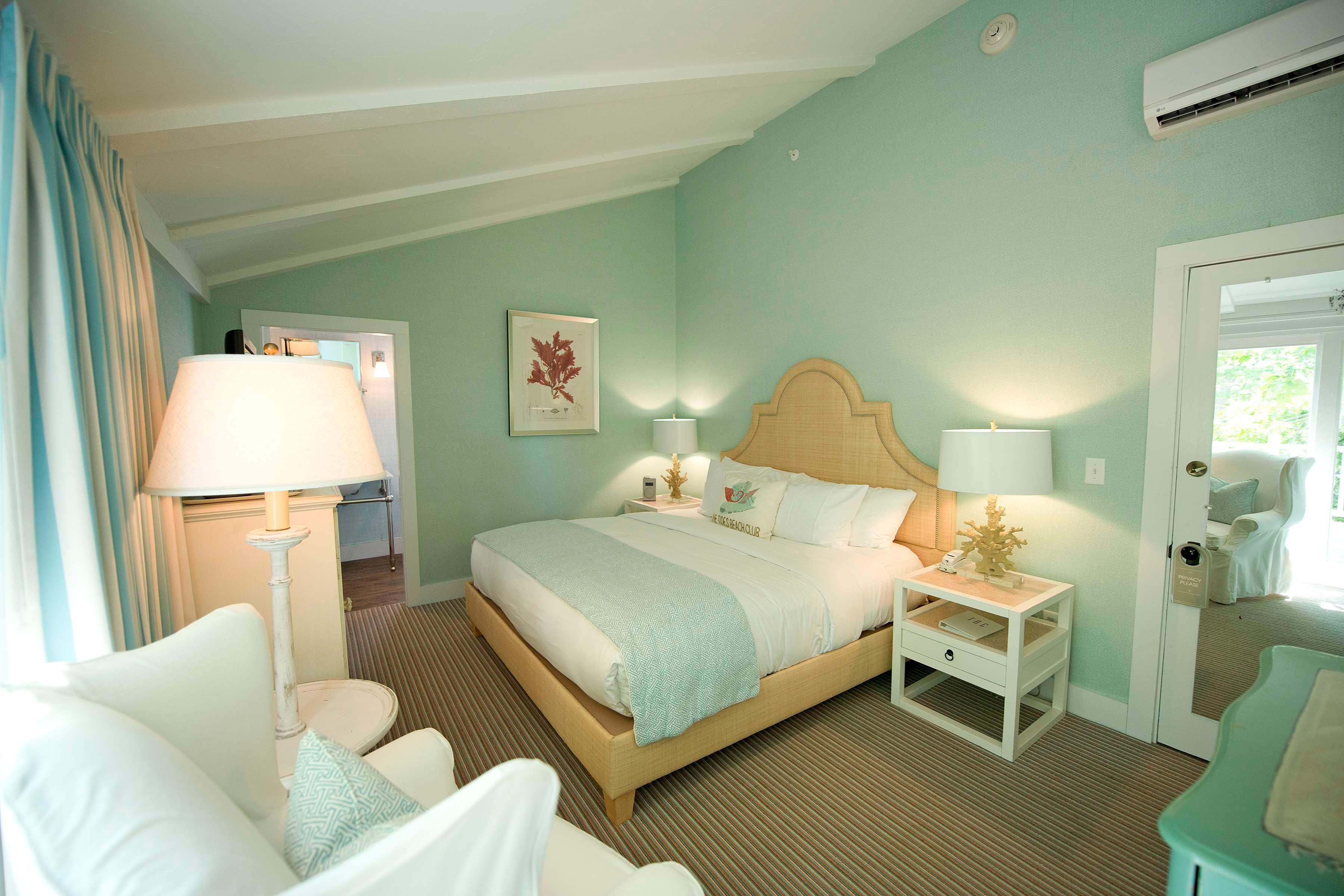 Tides Beach Club 14/33