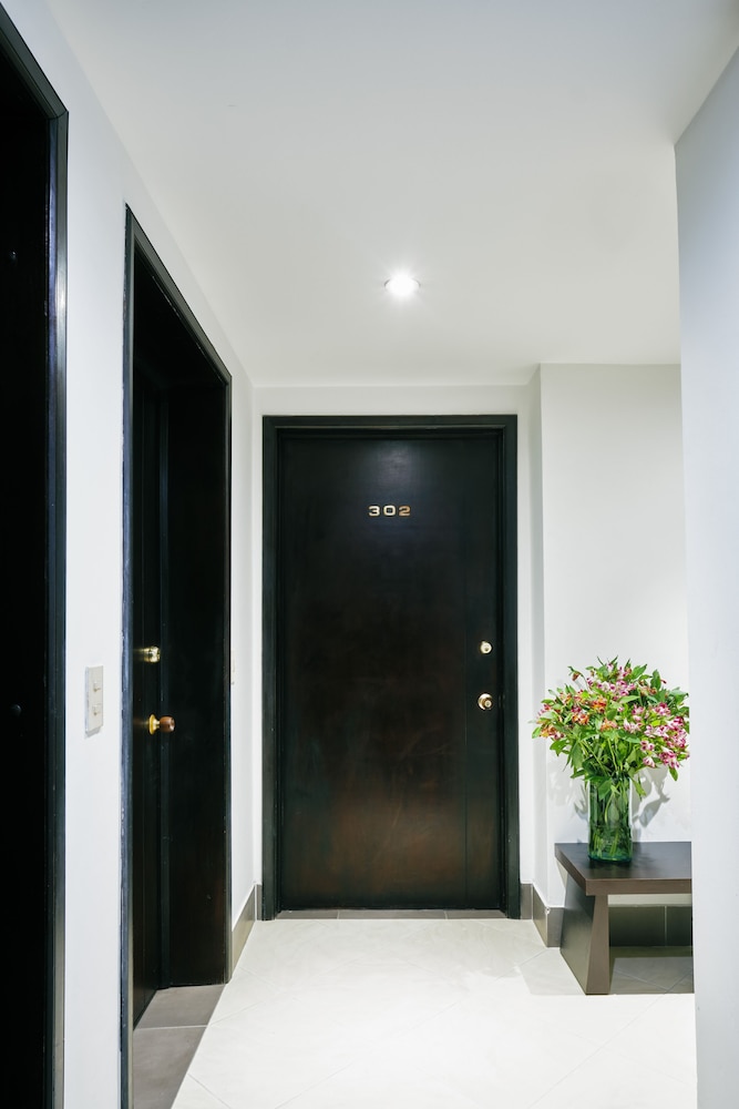 Hotel Retiro 84 By Mij Hotels 9/50