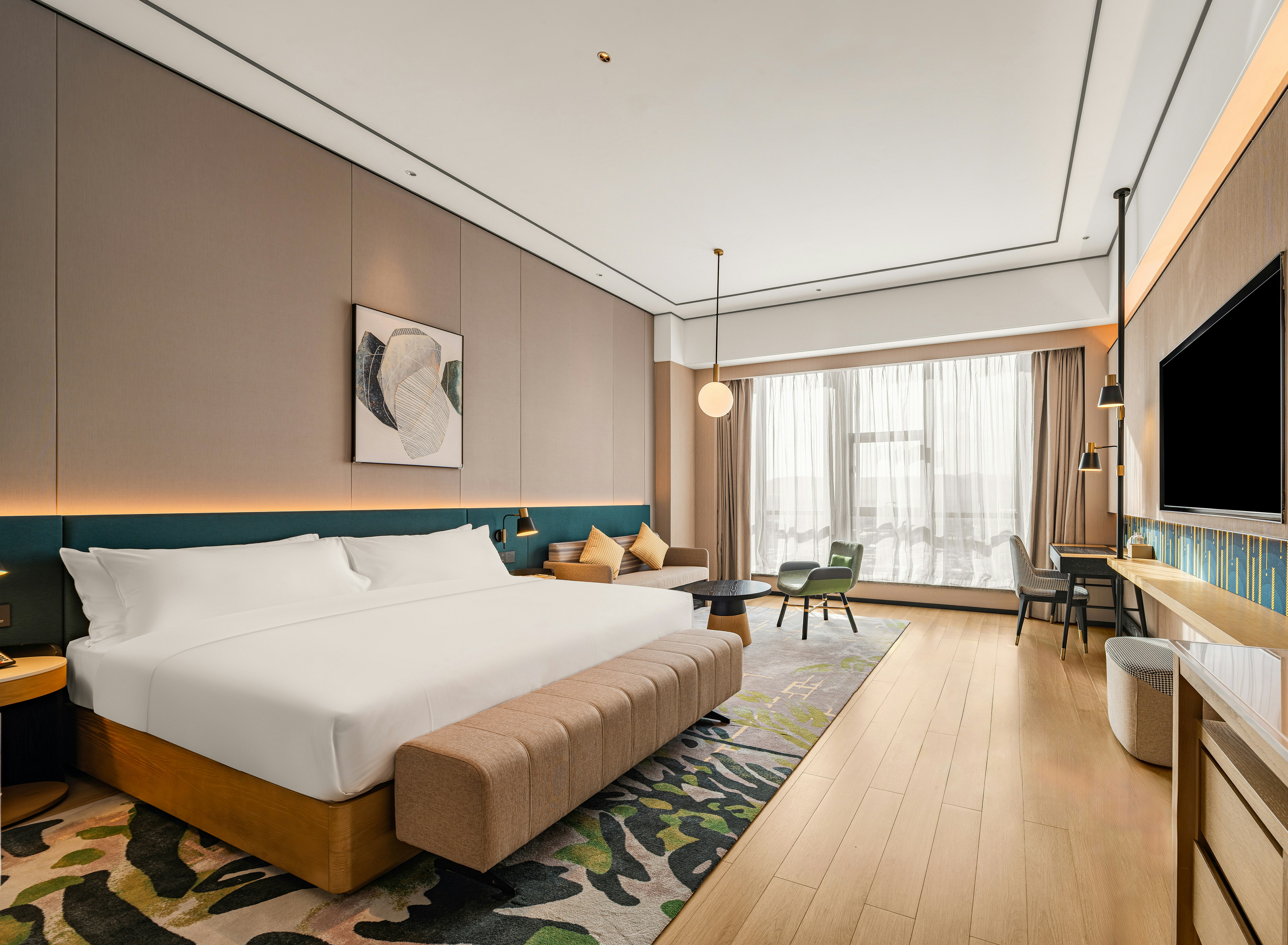 Deluxe, King Bed