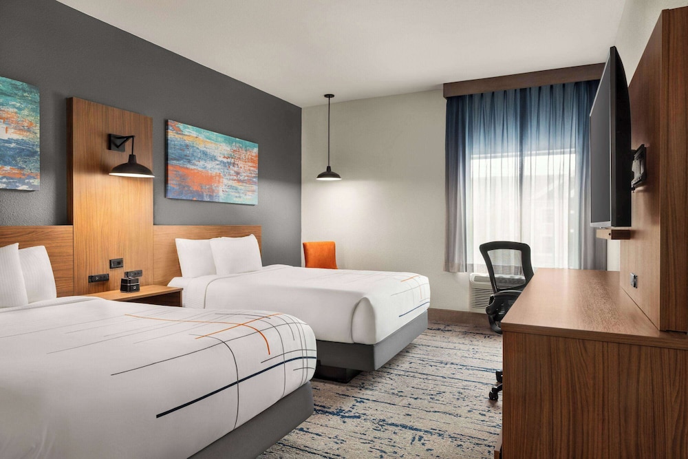 La Quinta Inn & Suites by Wyndham Austin South 21/53