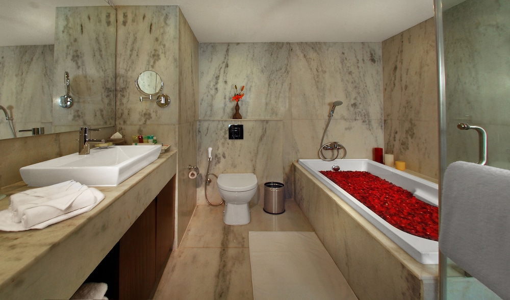 Four Points by Sheraton Hotel and Serviced Apartments Pune 8/47