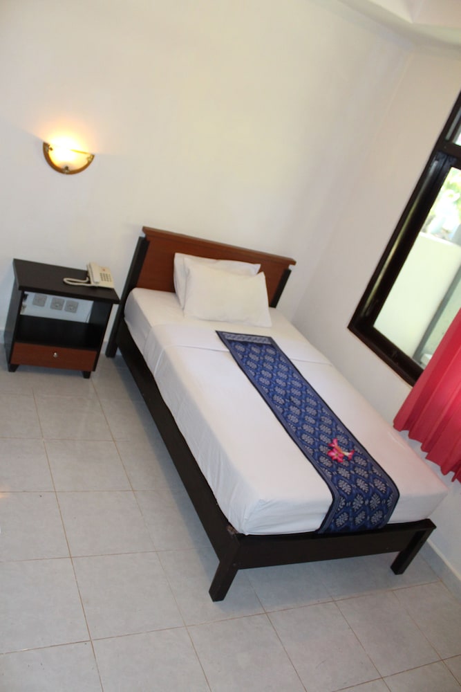 Aman Gati Hotel Lakey 13/50