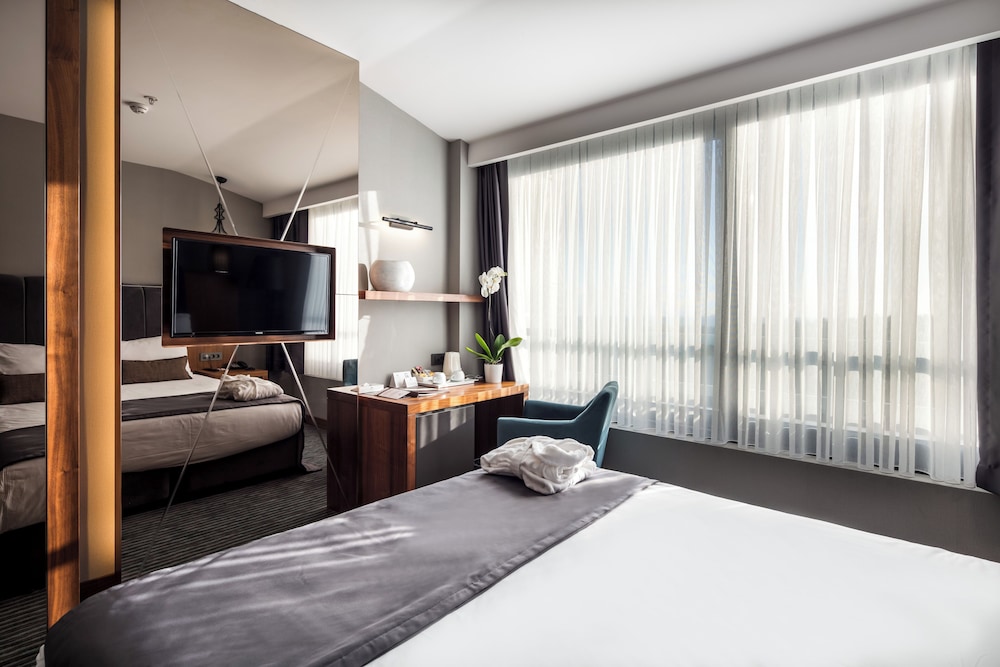Deluxe, Twin Beds, 2 Murphy Beds, Sea View، VOLLEY HOTEL ISTANBUL 4/9