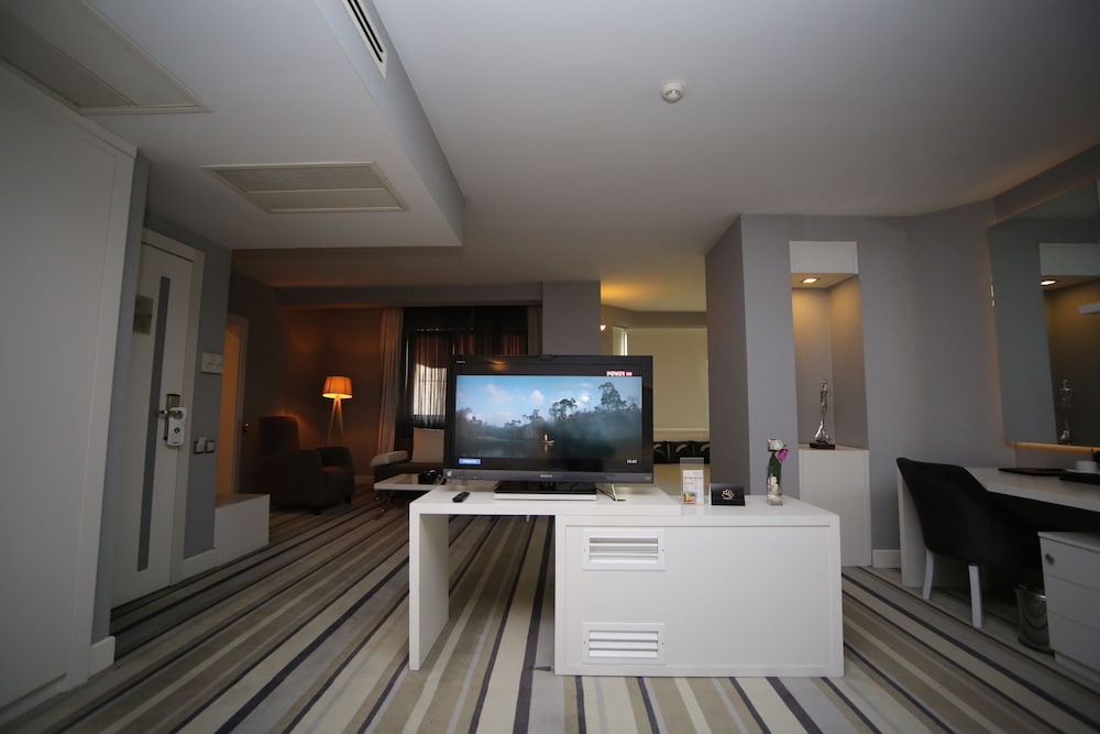 Grand Nora Hotel 4/49