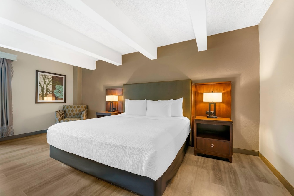 Fairway Inn and Suites Mishicot - Wi 10/50