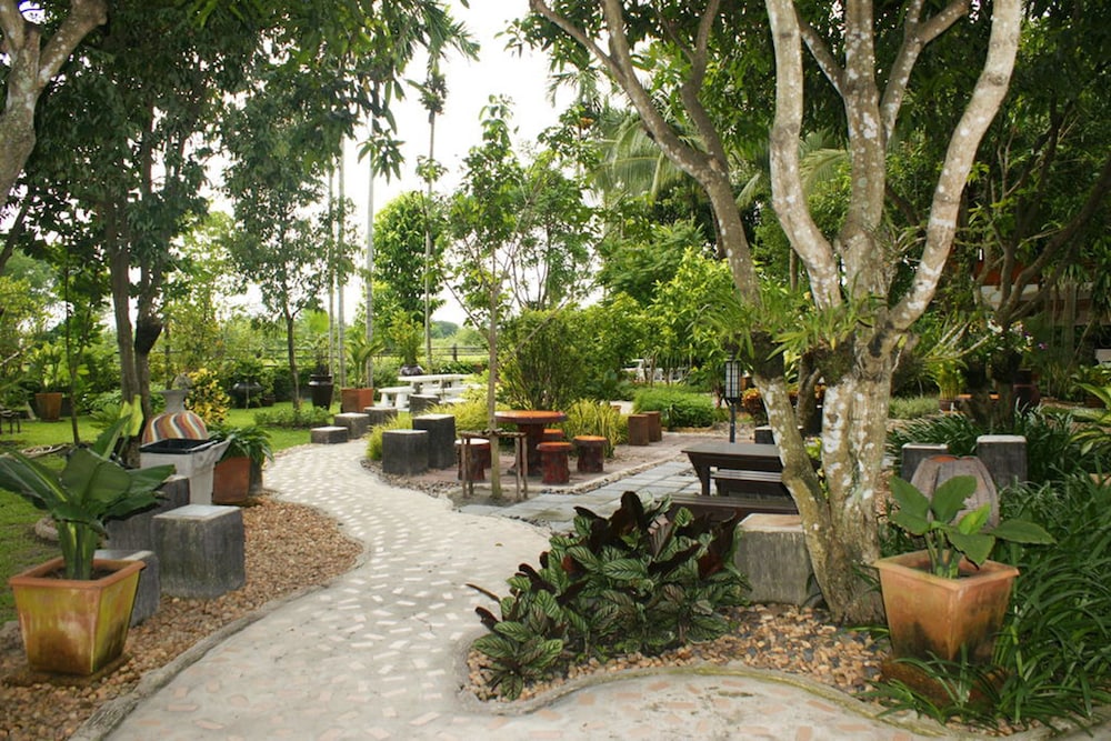 Juntra Resort And Hotel 5/54
