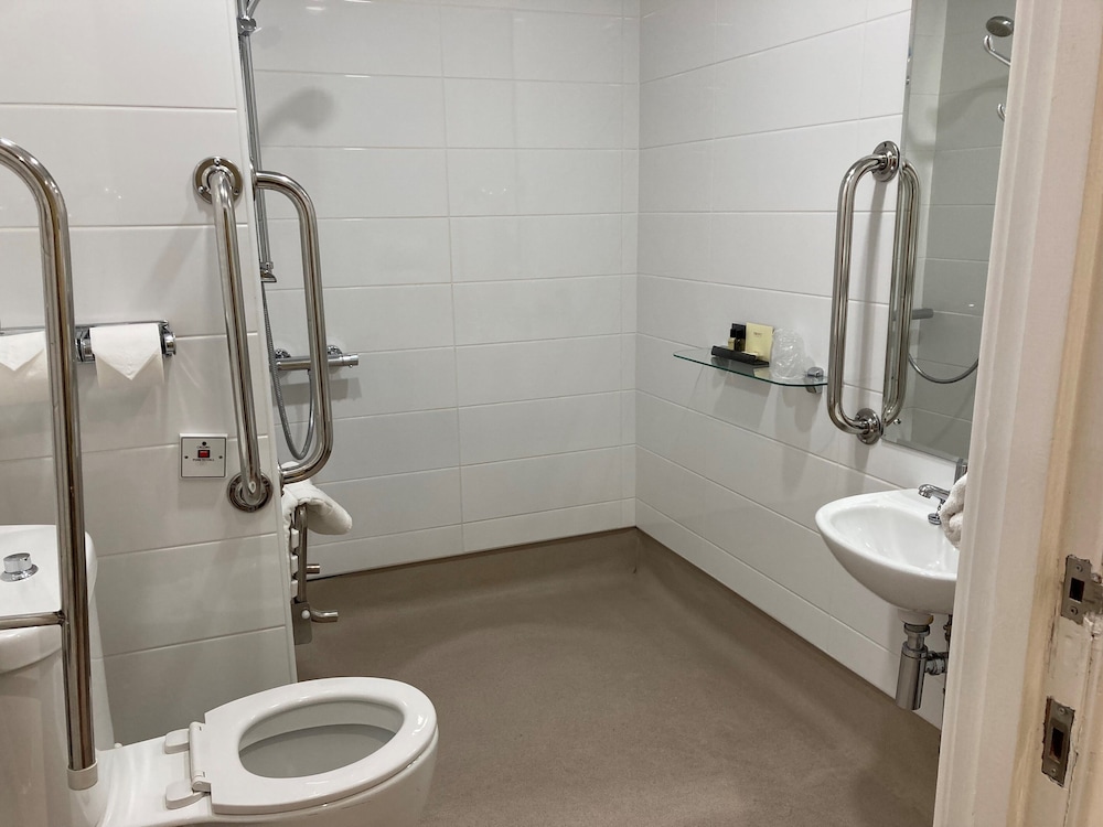 Briar Court Hotel 10/70