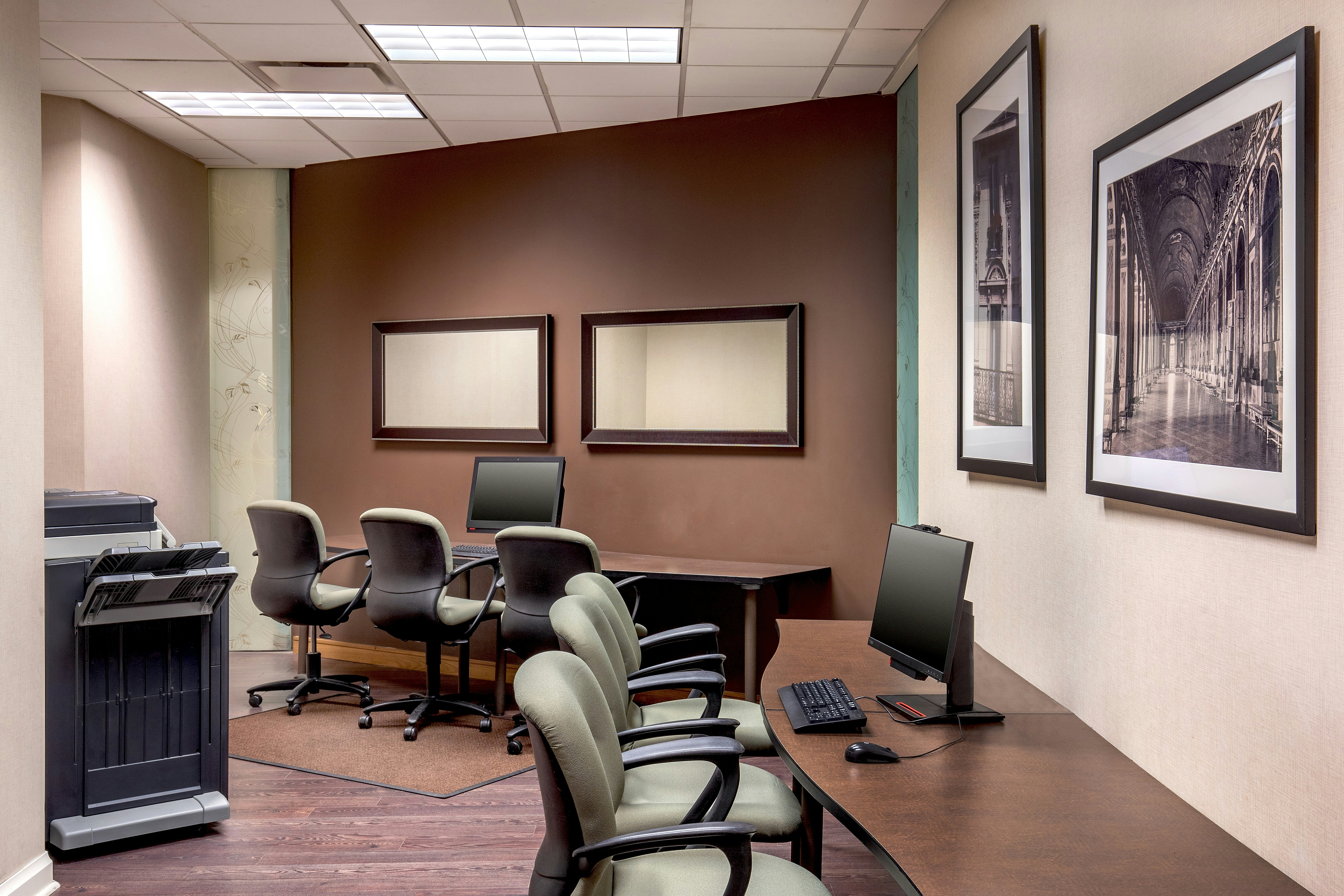 DoubleTree by Hilton Chicago - North Shore Conference Center 34/49