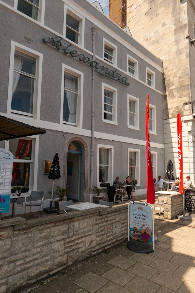 The Alexandra Hotel 3/71