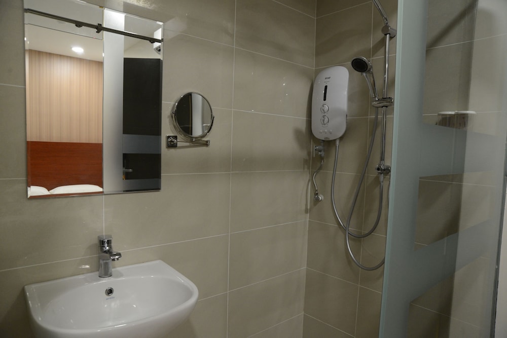 Elegant Hotel 42/45