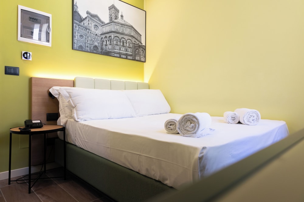 1 BEDROOM, ECONOMY, FRENCH BED